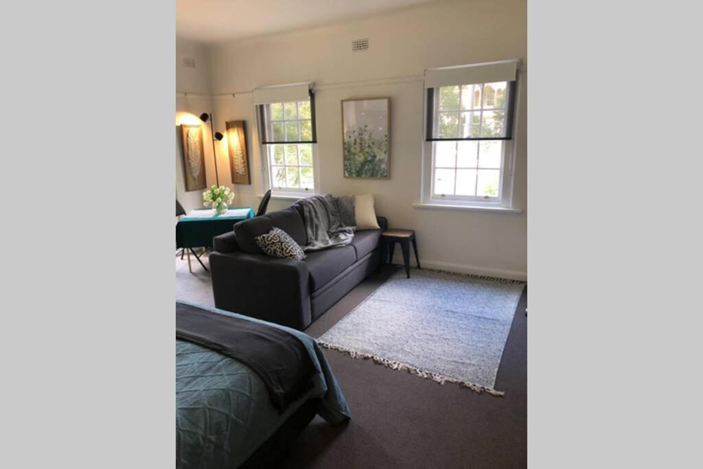 East Melbourne City Studio - Amazing Location & Sunny Charm Lejlighed Eksteriør billede
